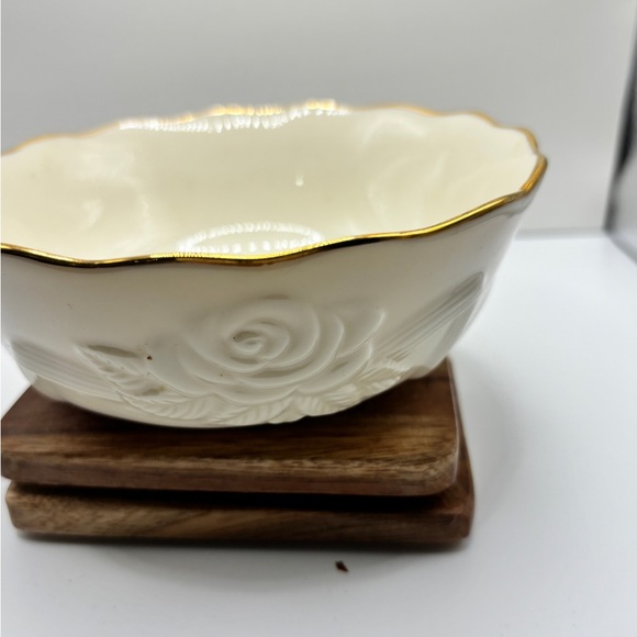 Lenox Ivory Bowl with Gold Trim - Picture 4 of 6